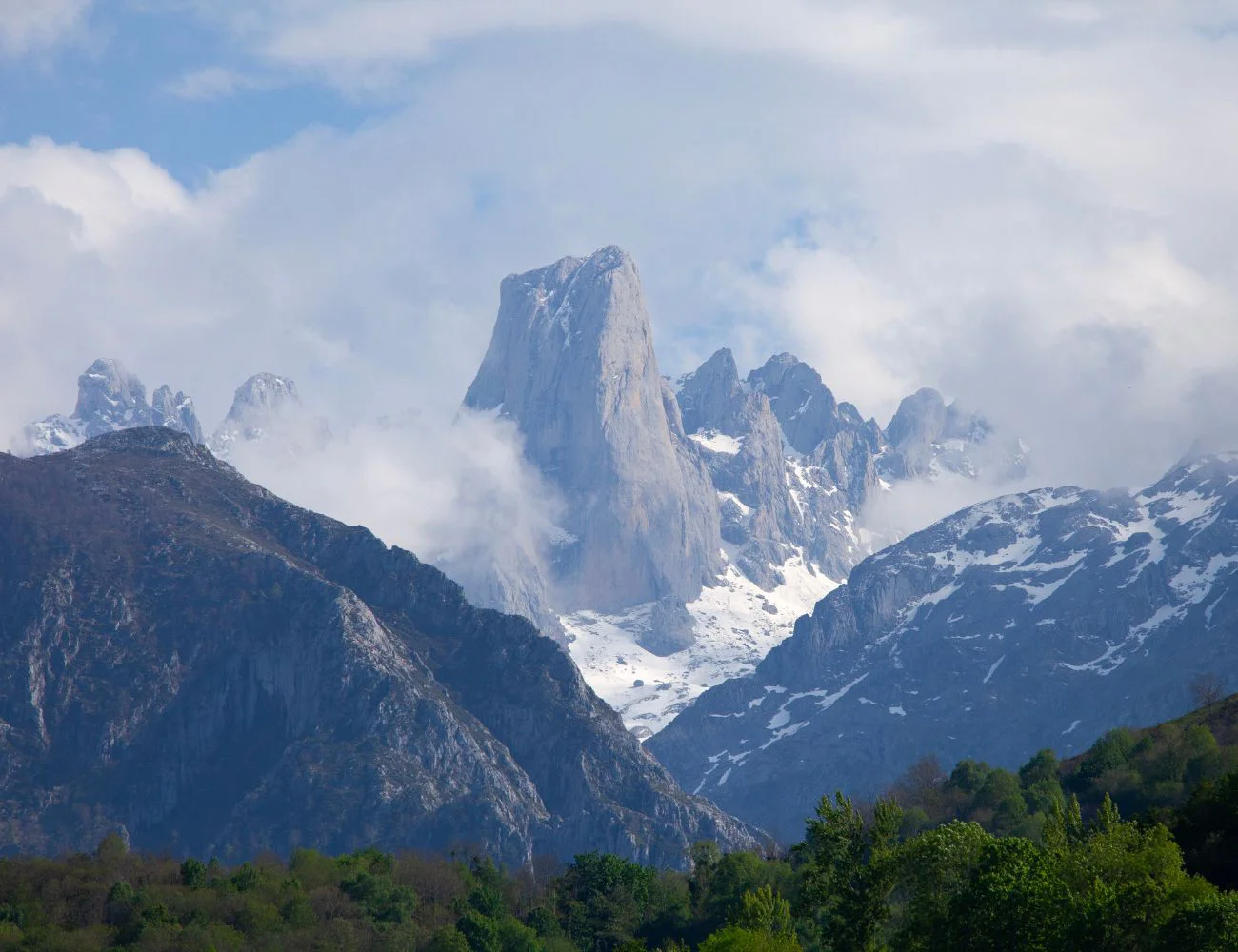 Naranjo de Bulnes (1)